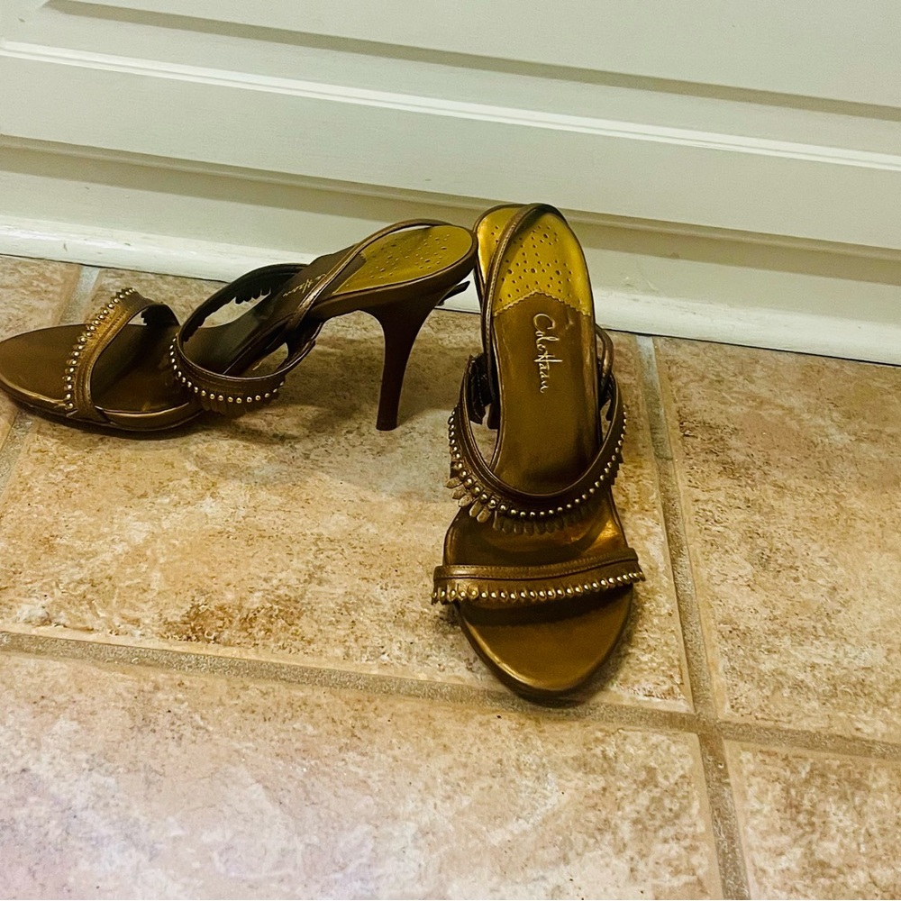 Cole Haan Gold Heels Elegant Design